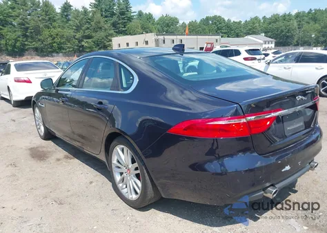 2016 Jaguar Xf 35T Prestige z USA, uszkodzony, nr VIN SAJBK4BV2GCY20268